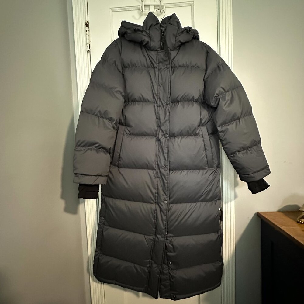 NWT (Imperfect) Quince Responsible Down Long Puffer Jacket in Carbon Grey